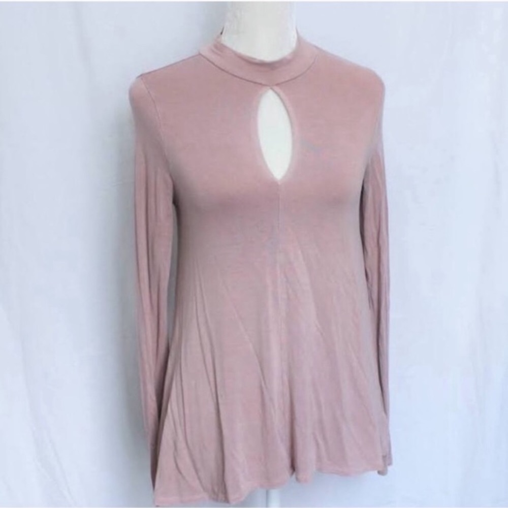 Gorgeous, mauve long-sleeve top with keyhole